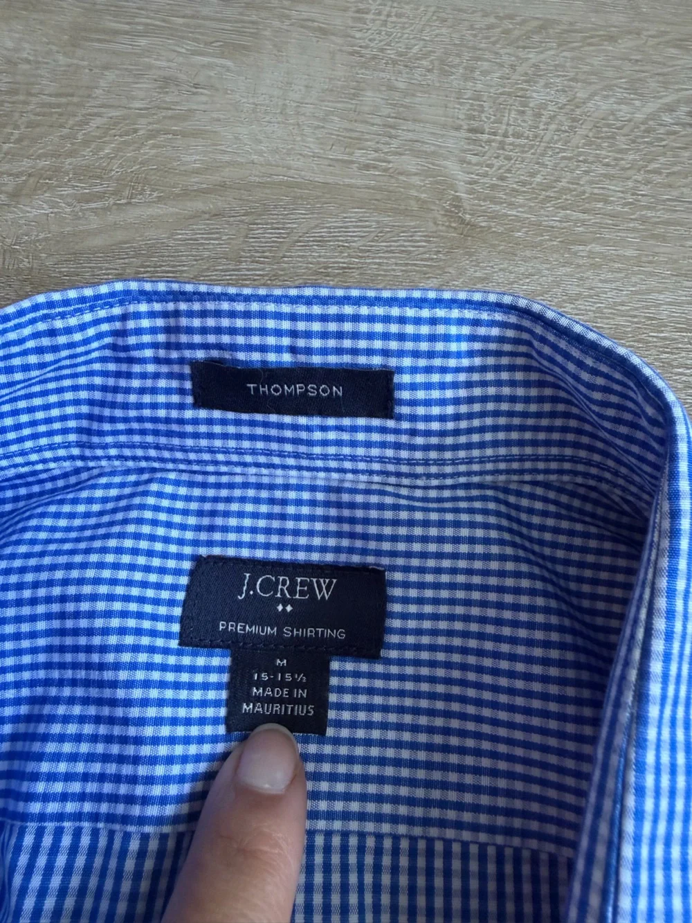 J.Crew Thompson Premium Shirting Button Down Shirt size M Gingham Blue White